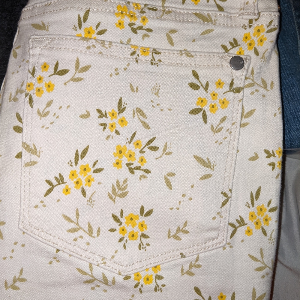NWT Judy Blue Floral Print & White (cream) Skinny Fit Jean sz 5